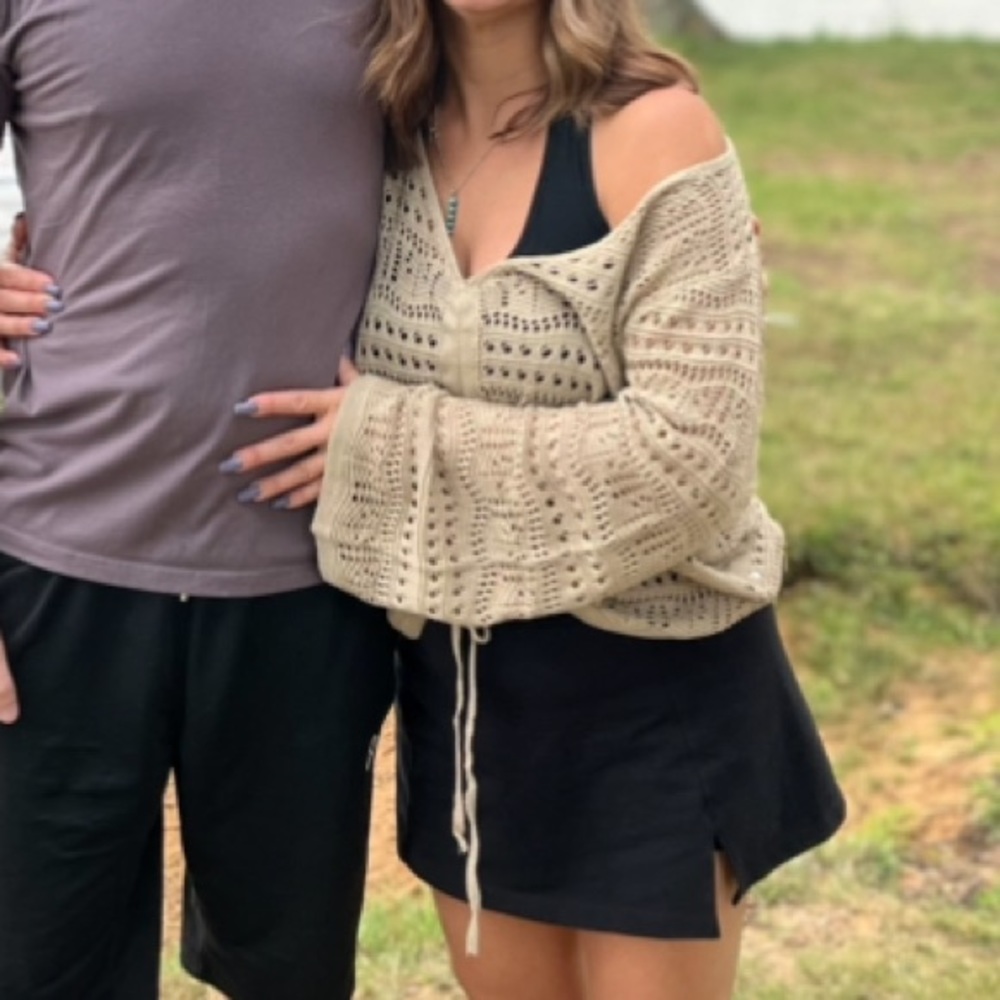 Tan pull over